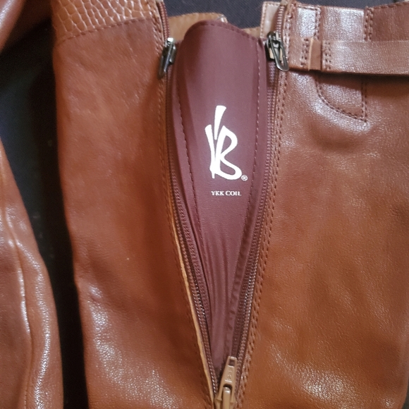 brown leather boots - Picture 2 of 5